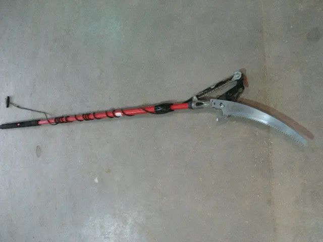 Manual Telescoping Pole Pruner 1