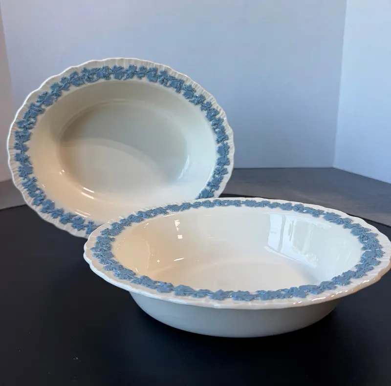 Pair Of Wedgwood Lavender-On-Cream Shell Edge Oval Vegetable Bowls 1